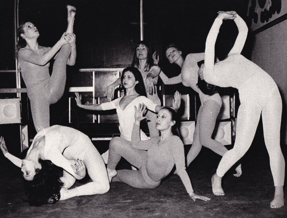 Experimental ballet troupe 